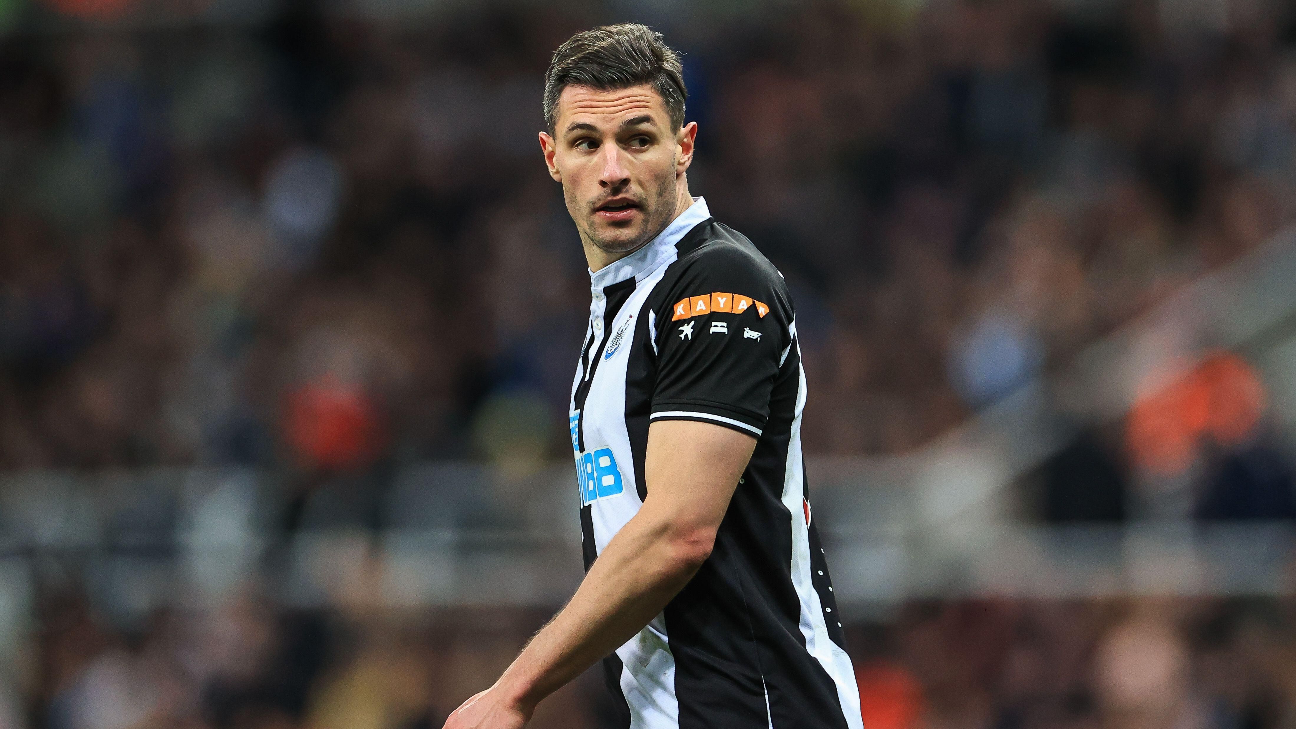Fabian Schar – Điểm Tựa Vững Chắc Cho Hàng Phòng Ngự Newcastle Fabian Schar – Điểm Tựa Vững Chắc Cho Hàng Phòng Ngự Newcastle