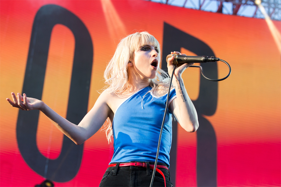 Hayley Williams Says She Quit Paramore In 2015 While Battling ...