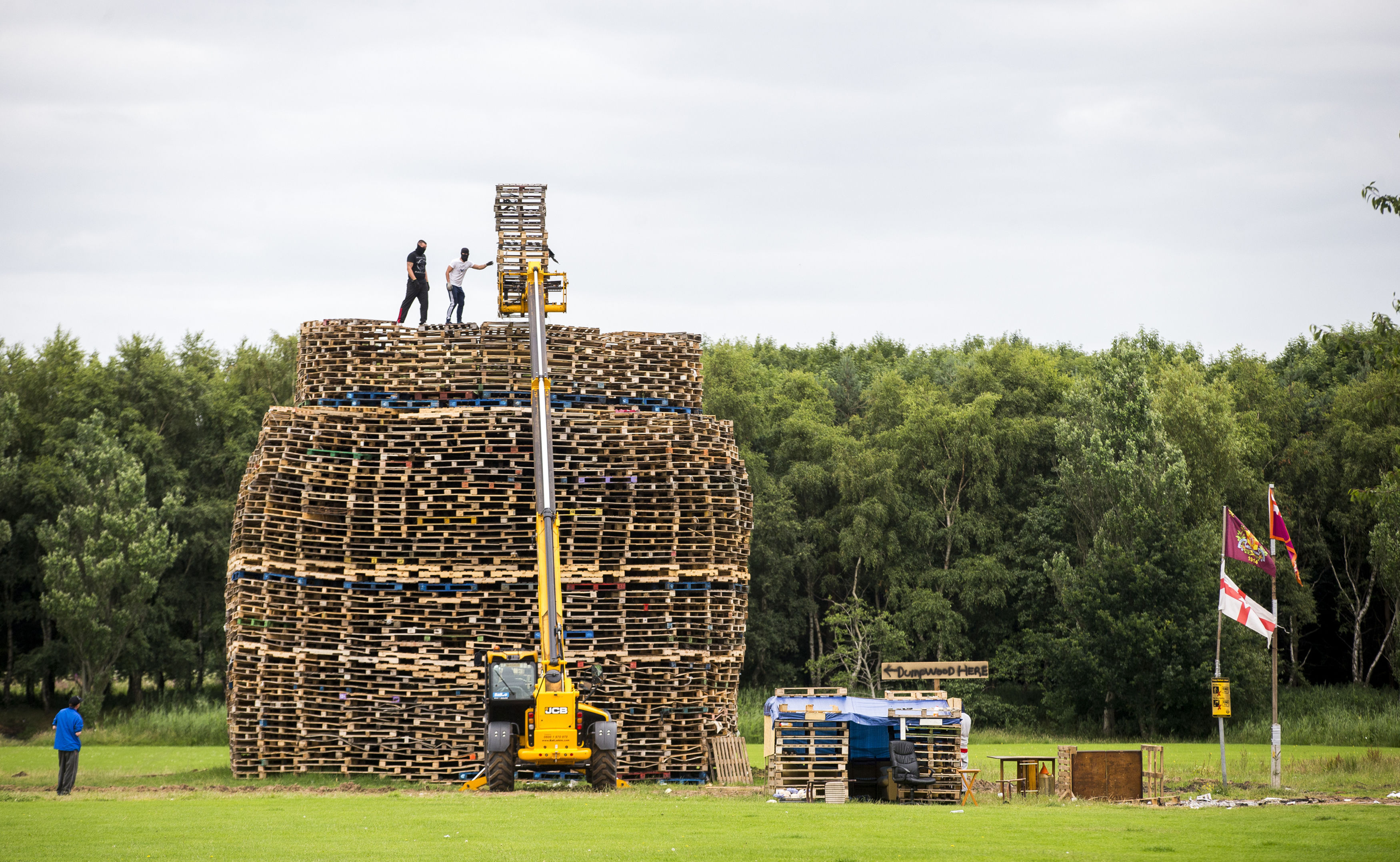 Pallets added to east Belfast bonfire despite injunction News Cool FM