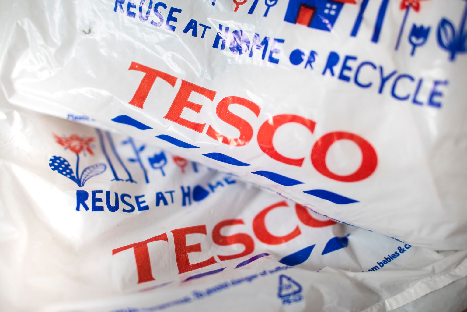Tesco drops 5p bags in favour of "bags for life" in bid to cut plastic