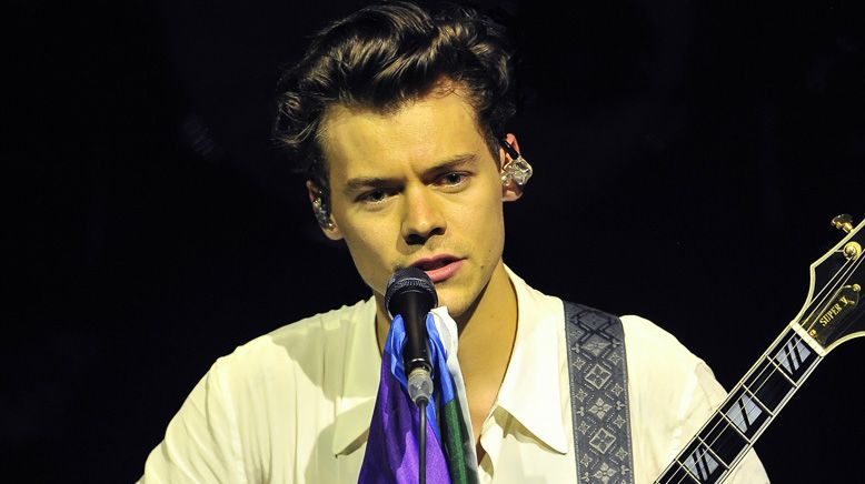 Harry Styles reveals visuals for his 'Kiwi' video | Music - Hits Radio