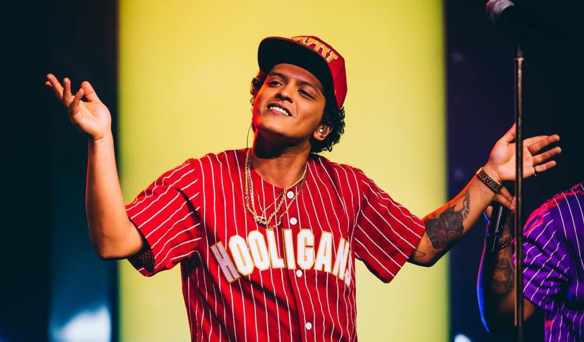 Bruno Mars just broke his own personal best with his 'Finesse' music ...