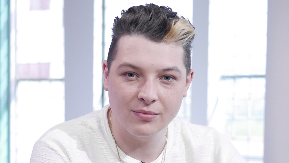 Наоми үлкен анальный трахает алдында жопты майлайды