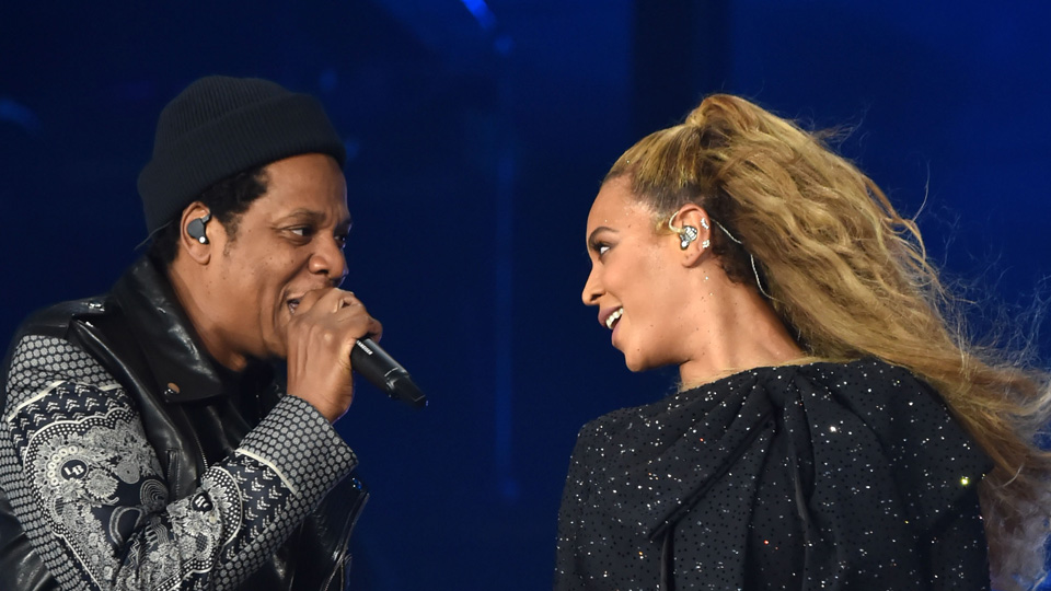 Beyoncé looks stunning in NEW photo revealing her vow renewal dress