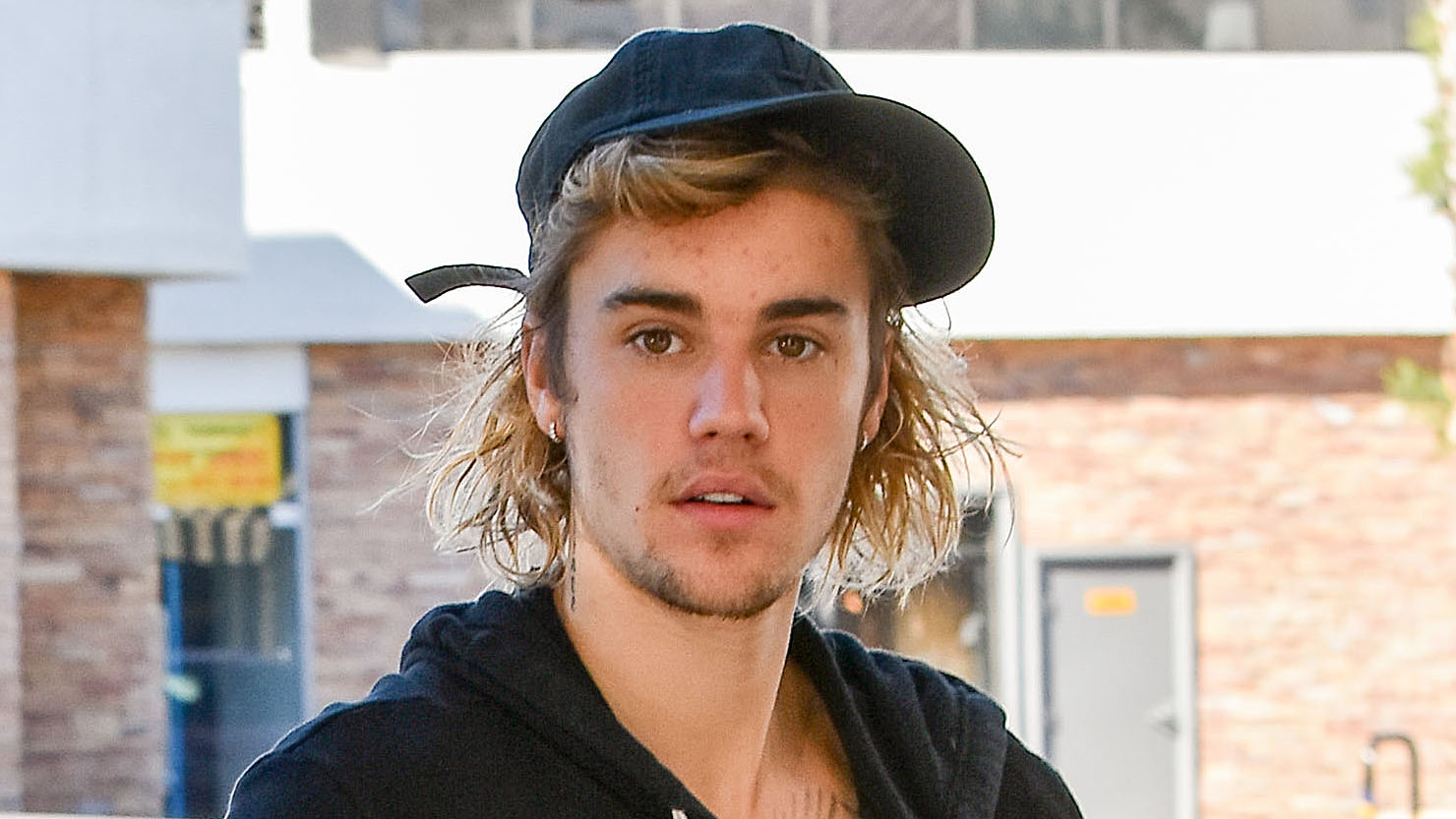 Justin Bieber Hits the Streets to Promote His Drew House Clothing Line, Justin  Bieber