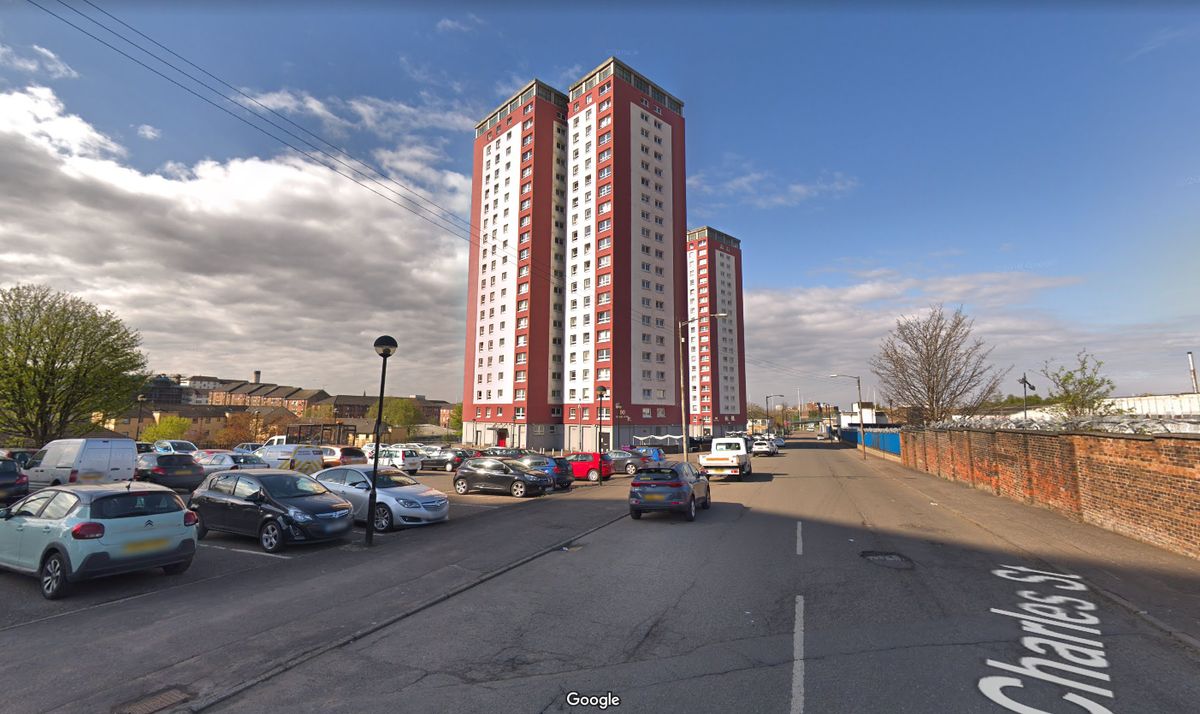 Woman dies after falling from 11th floor window | News - Clyde 1