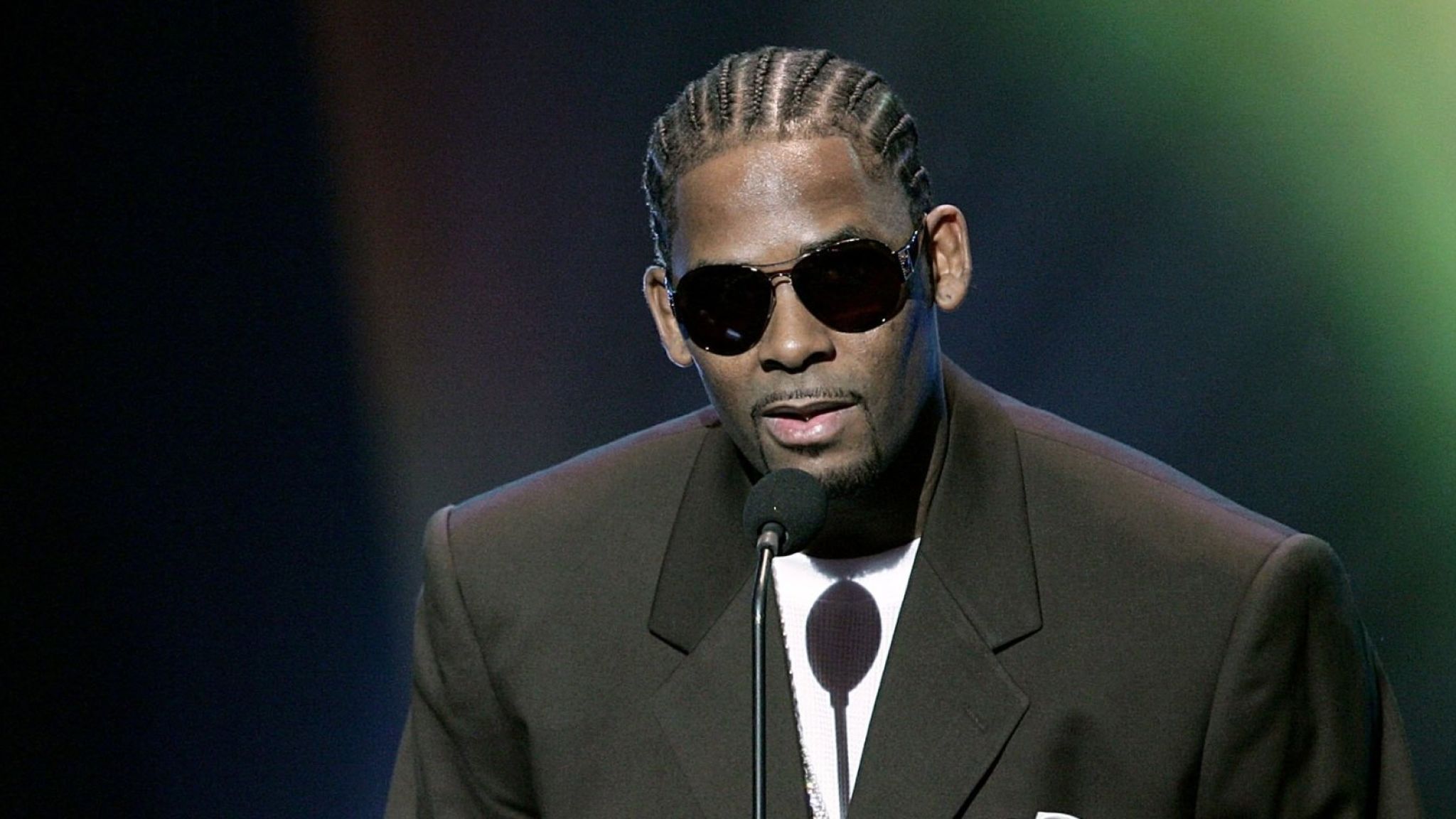 'Shell-shocked' R Kelly arrested after handing himself in to police ...