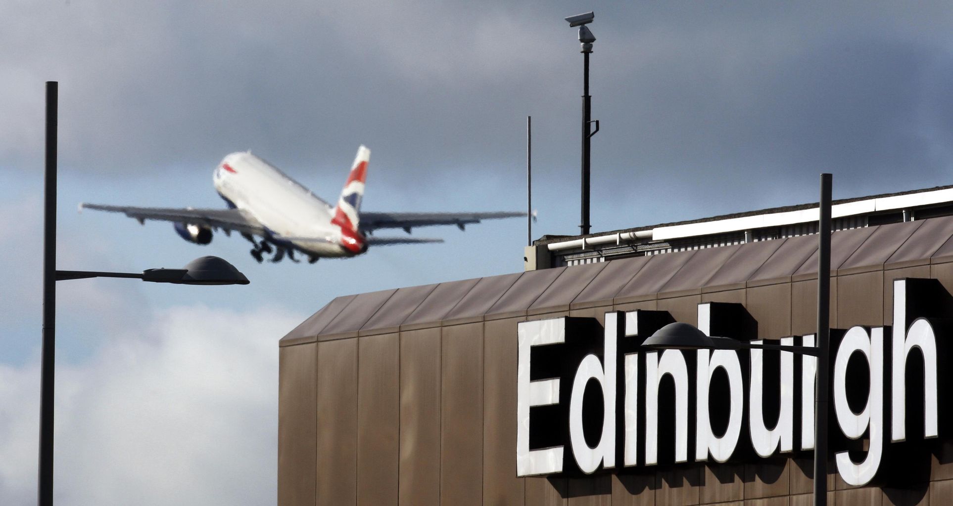 London to Dusseldorf flight mistakenly flown to Edinburgh News Forth 1 London to Dusseldorf flight mistakenly flown to Edinburgh News Forth 1