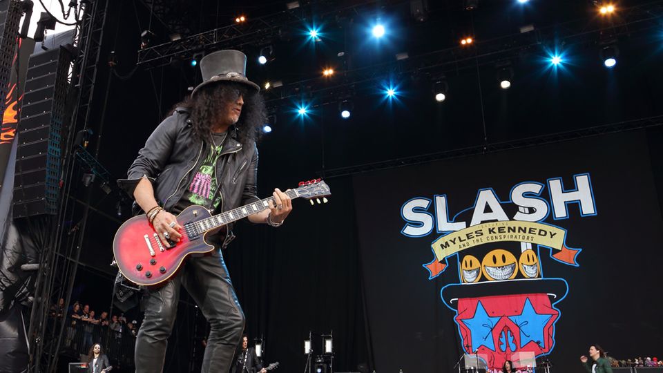 Slash announces North American tour, 6 Canadian dates