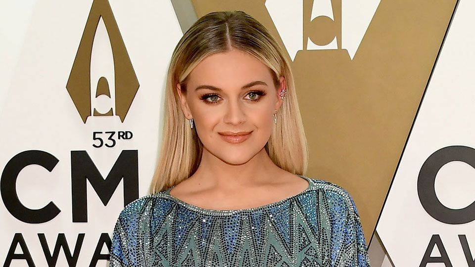 Kelsea Ballerini shares encouraging comments to bullied school girl