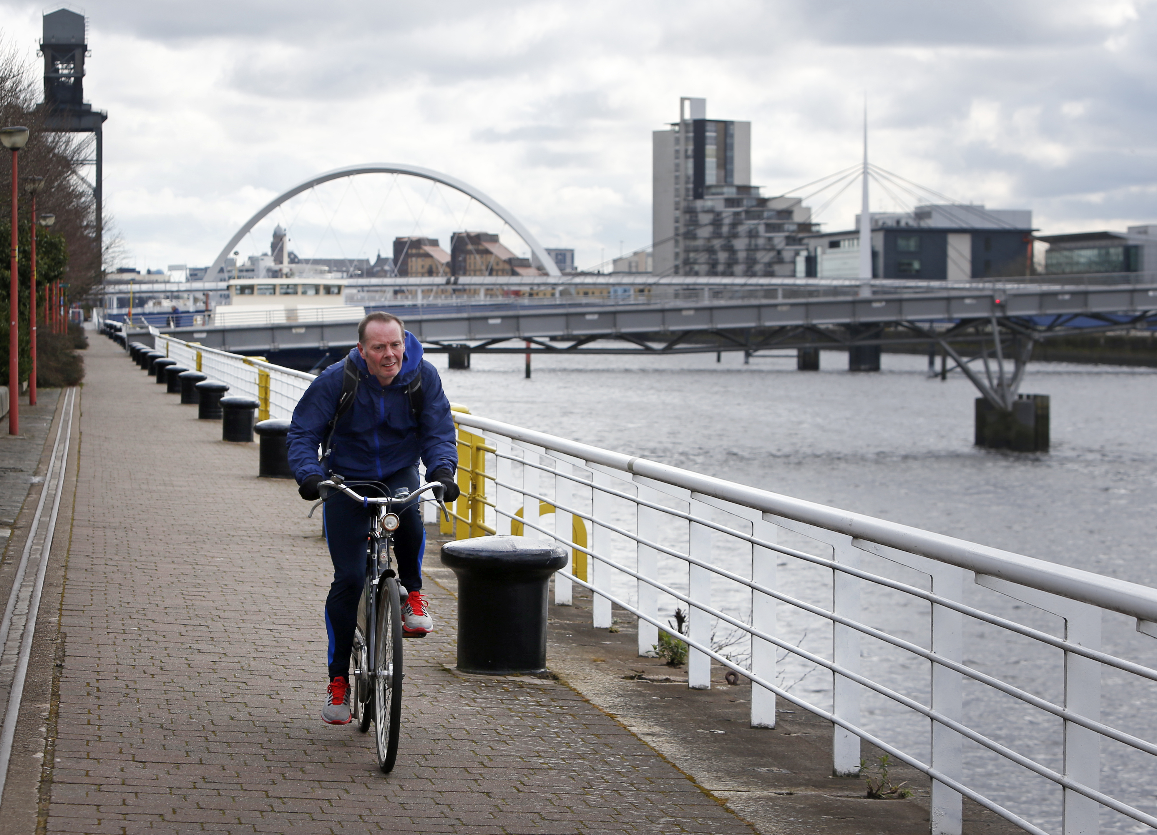Body pulled from River Clyde in search for missing 21-year-old in ...