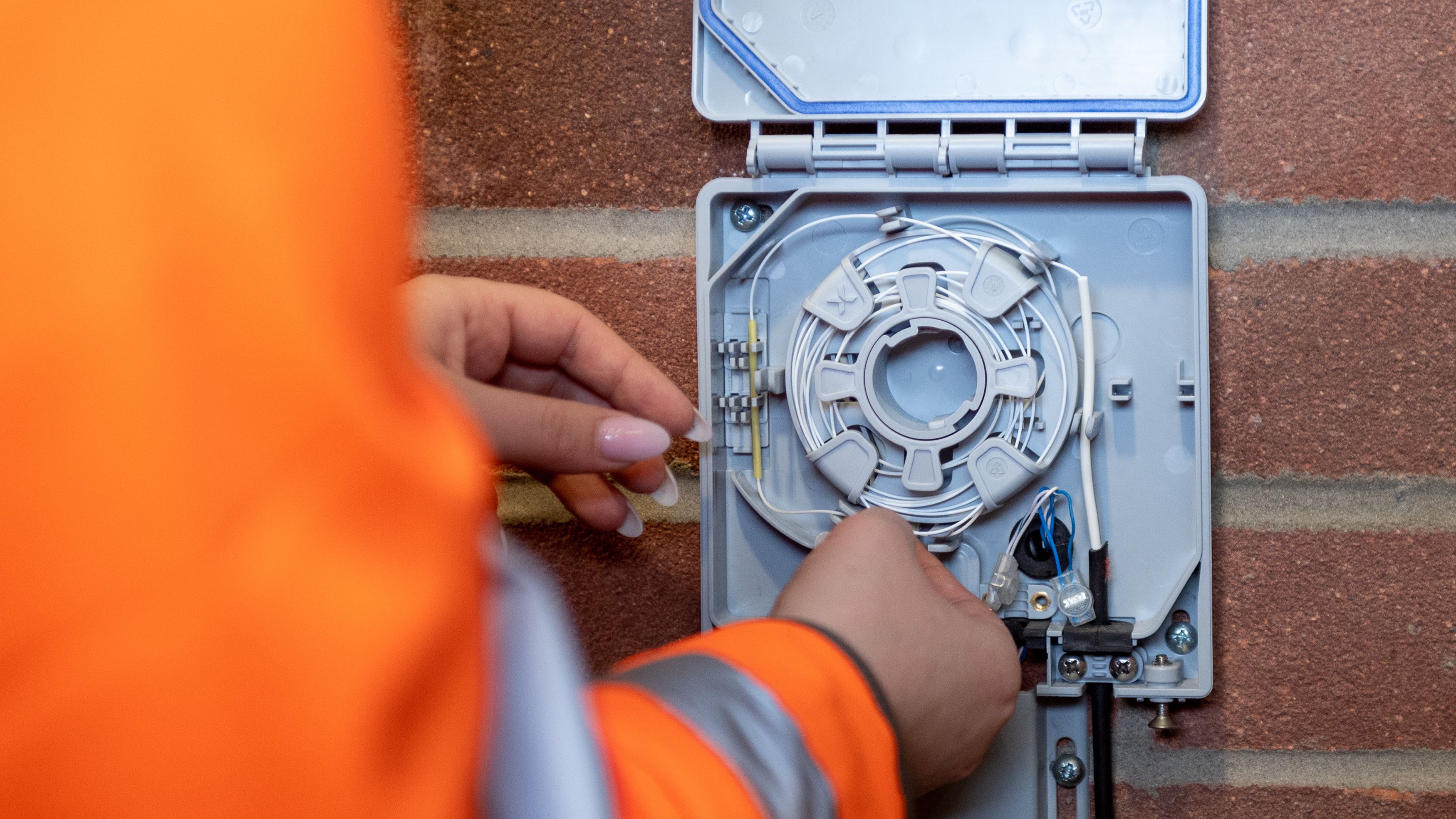 Openreach says 360,000 homes and businesses can now get Full Fibre ...