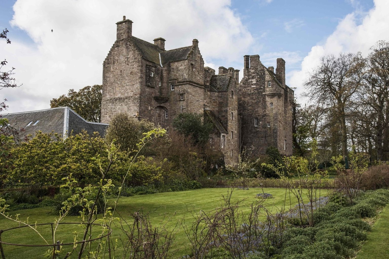 National Trust to reopen dozens of Scottish sites | News - Clyde 1