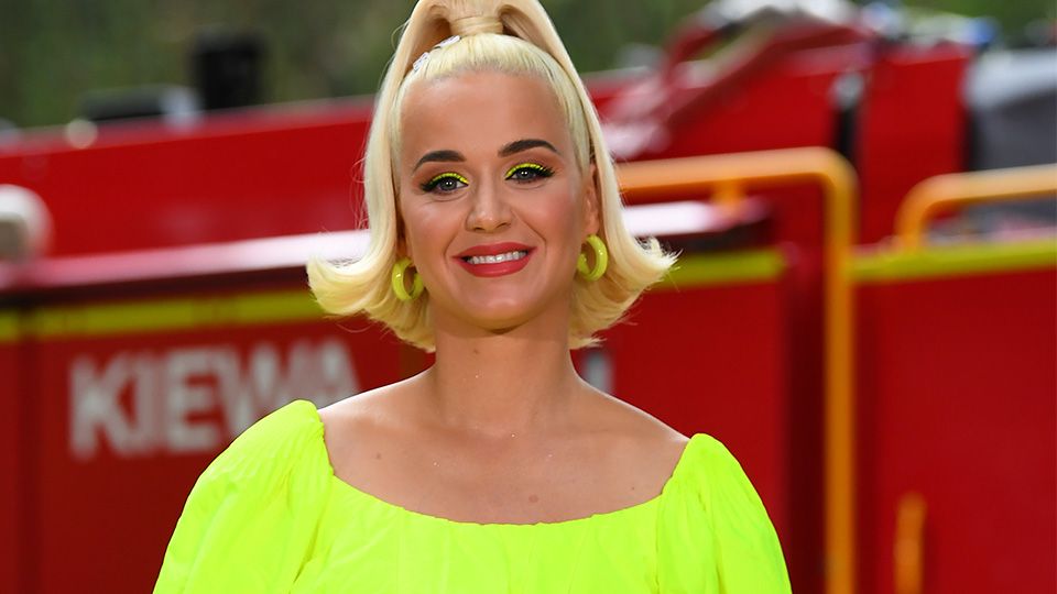 Katy Perry confirms the name of #KP5 along with new single 'Smile'