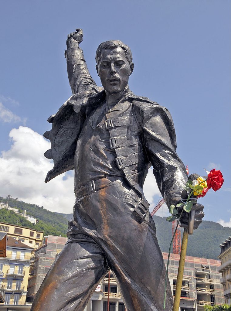 Freddie Mercury statue at Lake Geneva