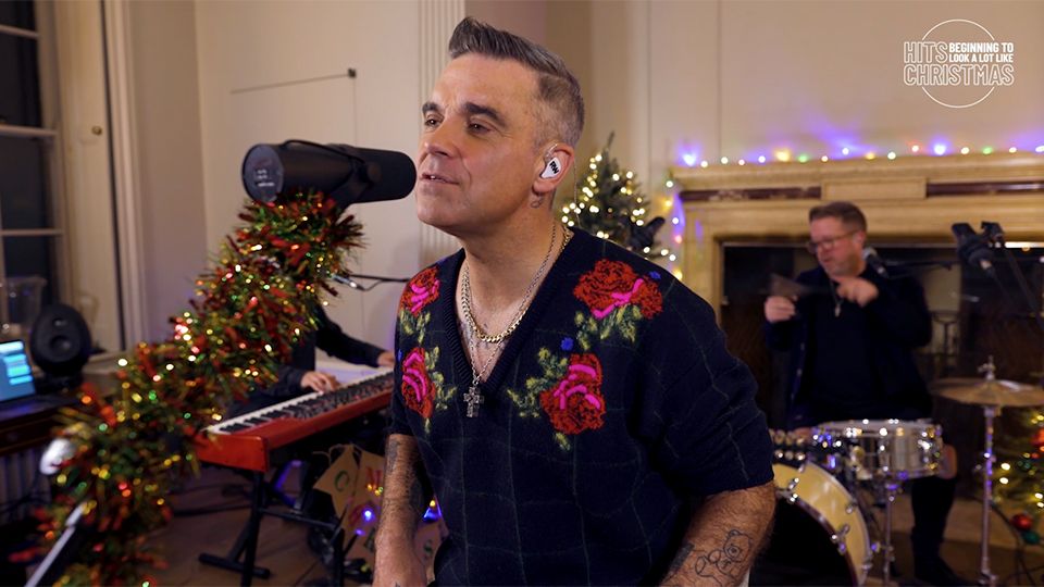 Hoofd Interpreteren Interactie Robbie Williams joins Fleur East on Hits Radio for Christmas Day