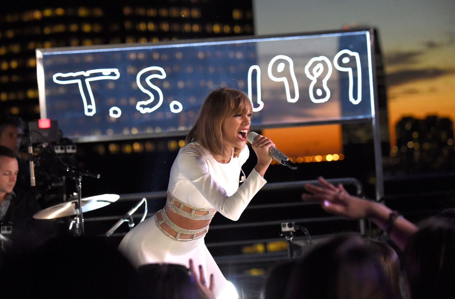 Taylor Swift performing at 1989 concert