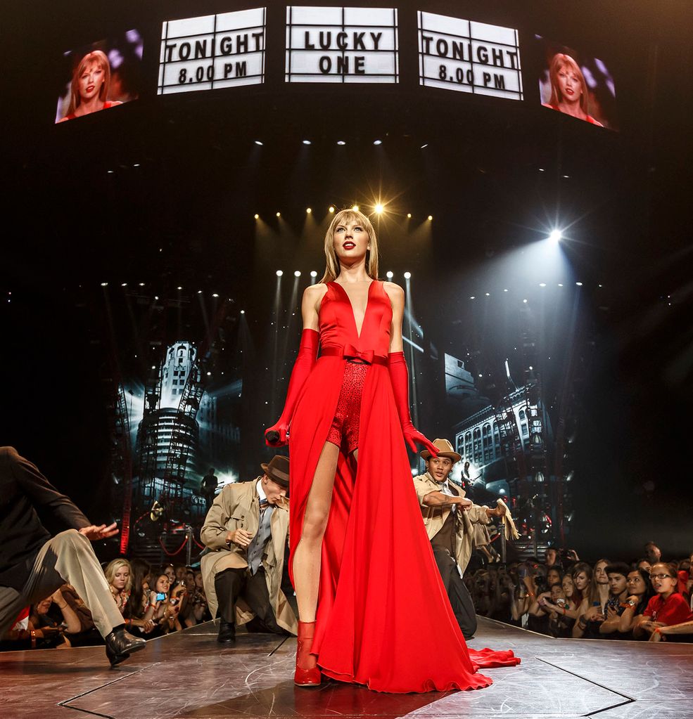 Taylor Swift performs songs from her 'Red' album in stunning red dress