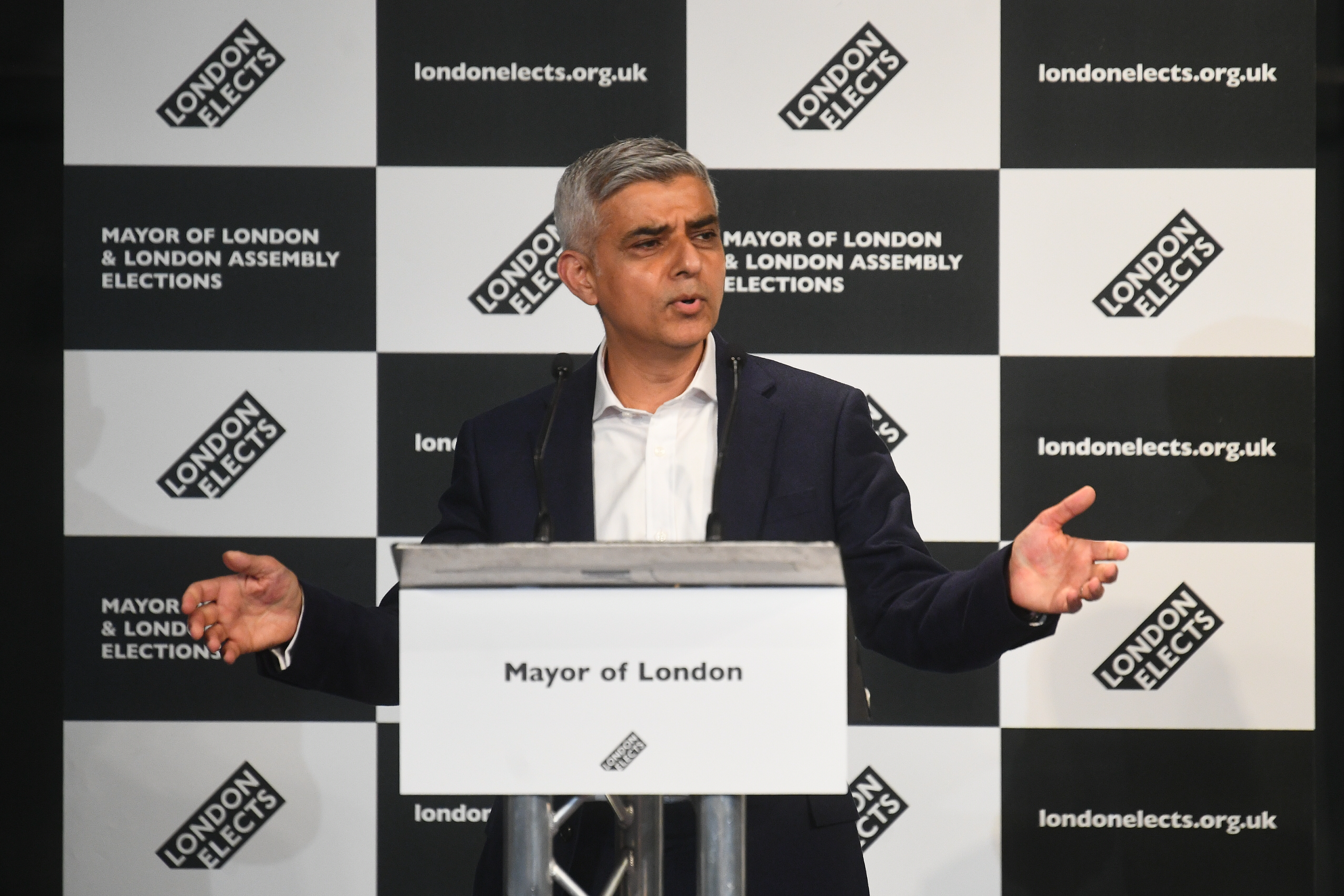 Sadiq Khan formally signs in for second term as London Mayor | News ...