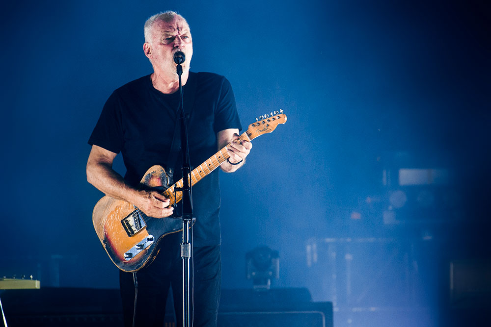 Pink Floyd and David Gilmour Removing Music From Digital Platforms in  Russia and Belarus