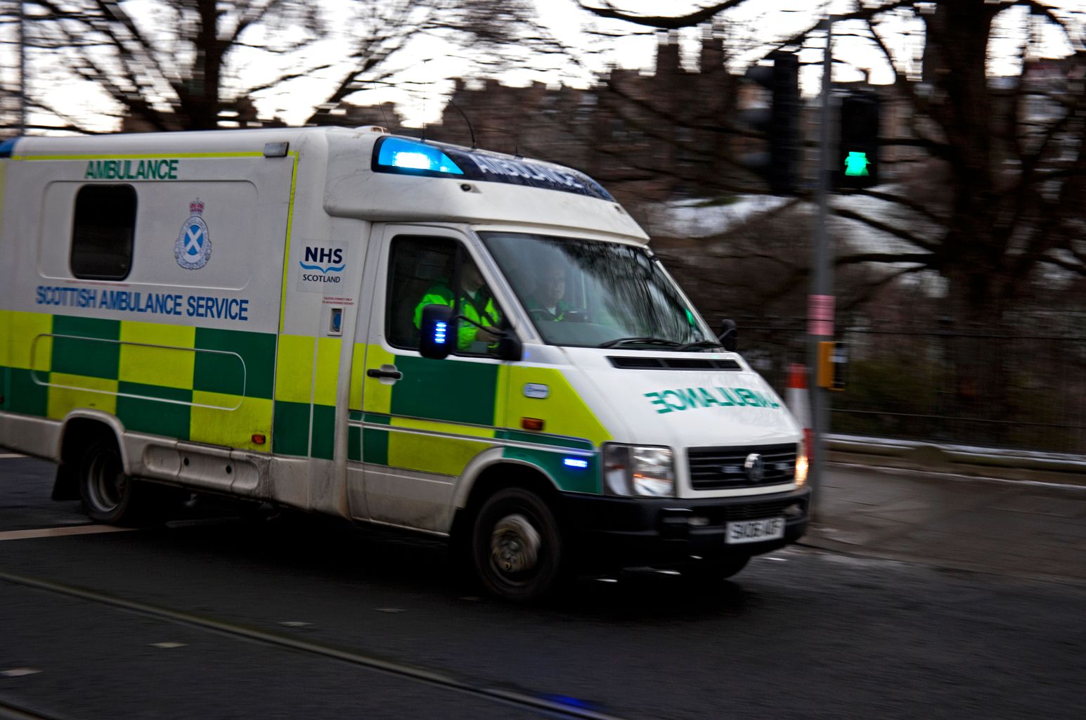 Two thirds of ambulance staff able to give out naloxone | News - Clyde 1