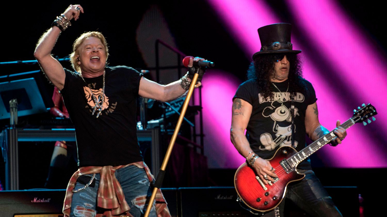 Guns N' Roses Play 'Welcome To The Jungle' at MTV Video Music Awards