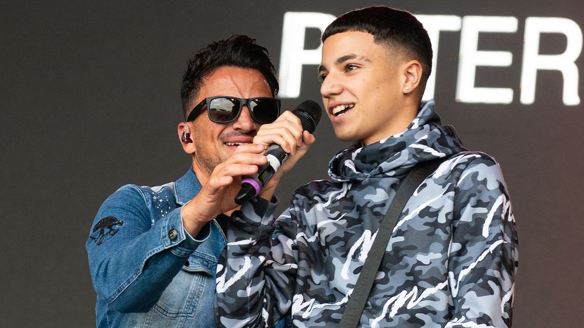 Umur R Andre Junior Andre signs with Columbia Records at 16-years-old