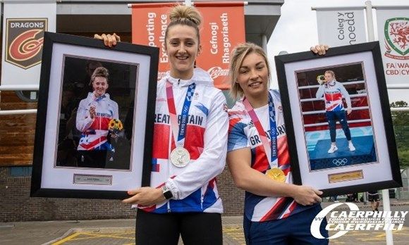 Olympic medal-winning fighters Lauren Price and Lauren Williams feted ...