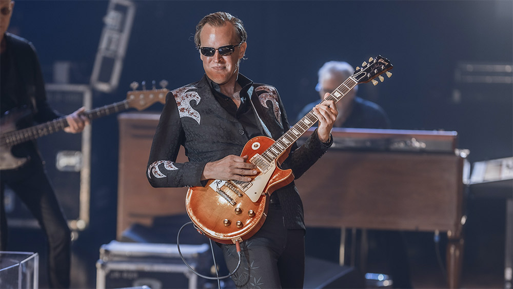 Joe Bonamassa Announces April And May 2022 UK Tour