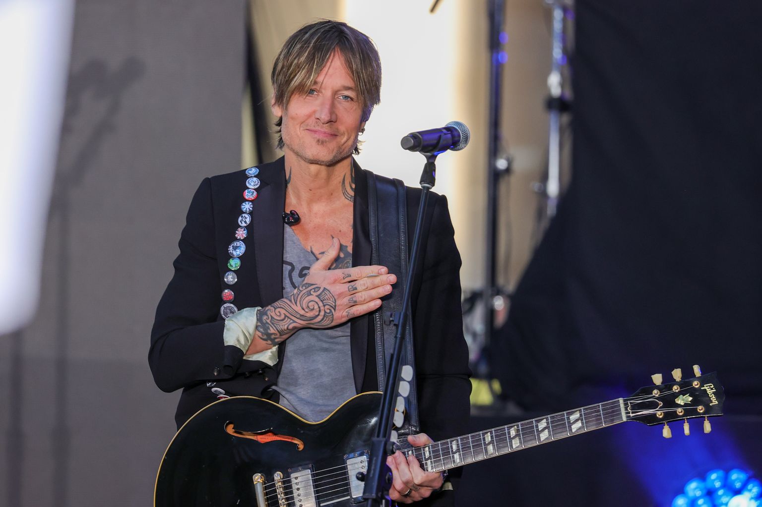 Keith Urban reveals his favourite thing to do in the UK! 🇬🇧 Music