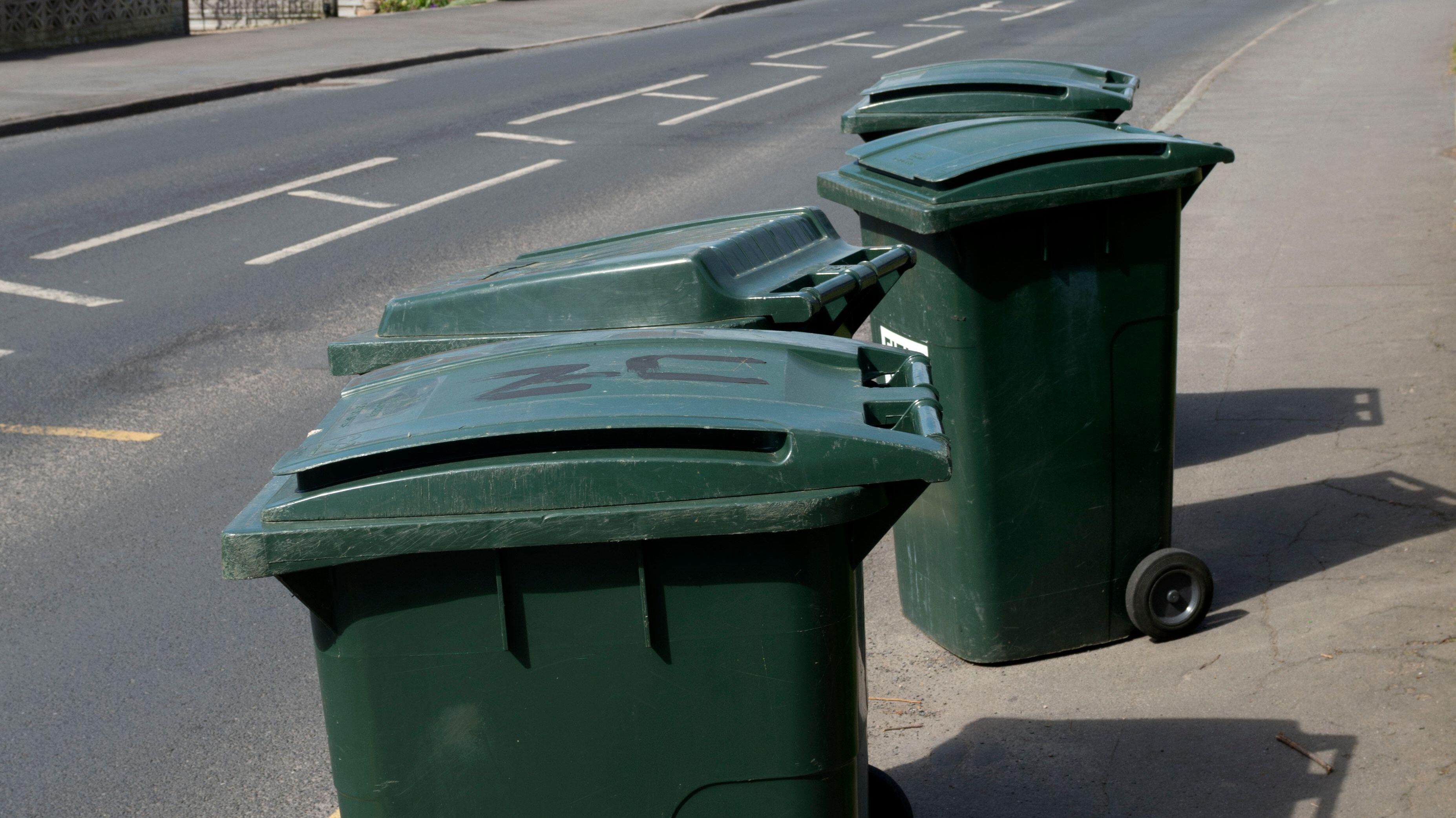 Coventry bin lorry drivers begin two day walkout Coventry bin lorry drivers begin two day walkout