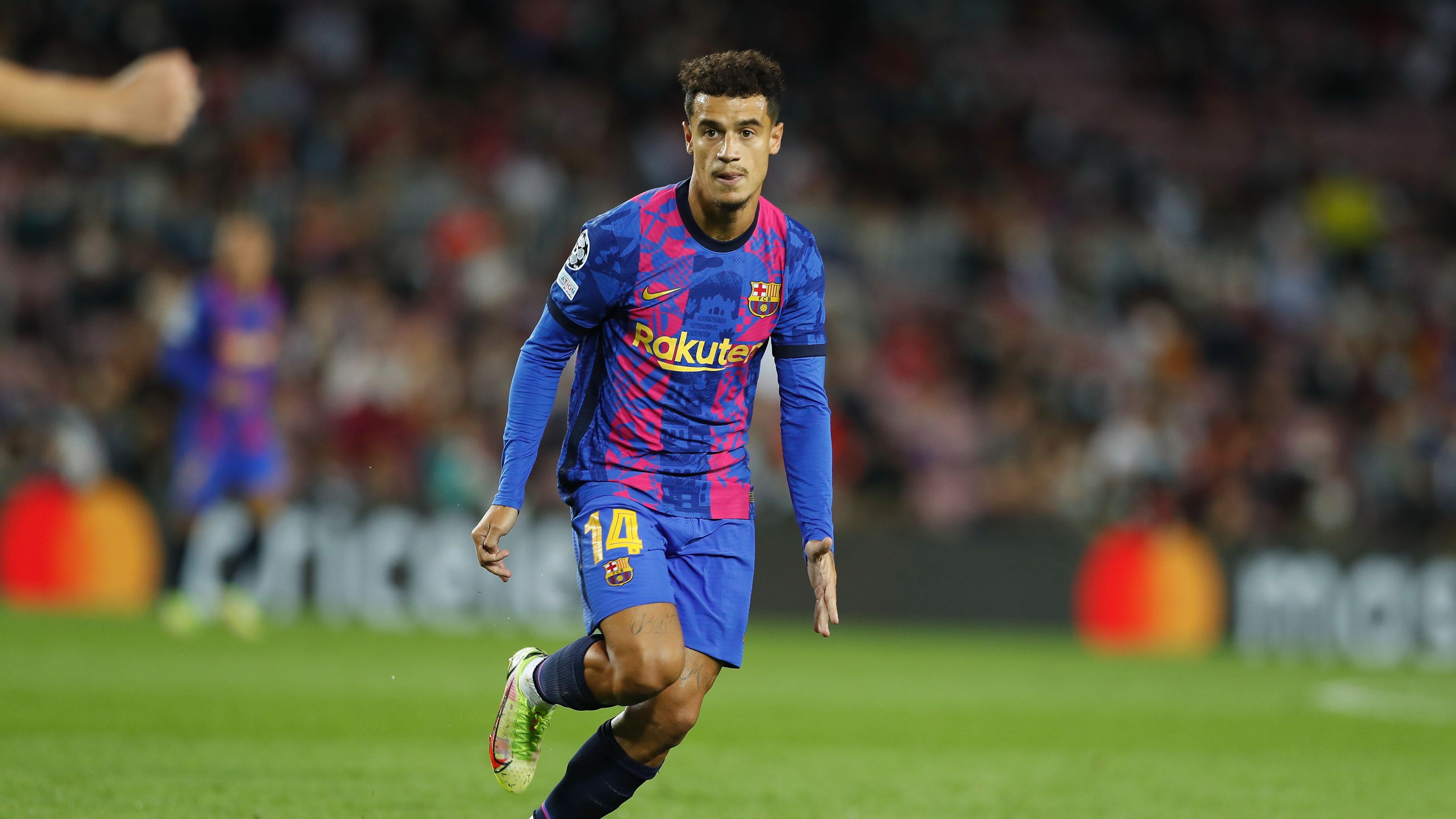 Aston Villa signs Philippe Coutinho on loan from Barcelona until the end of  the season