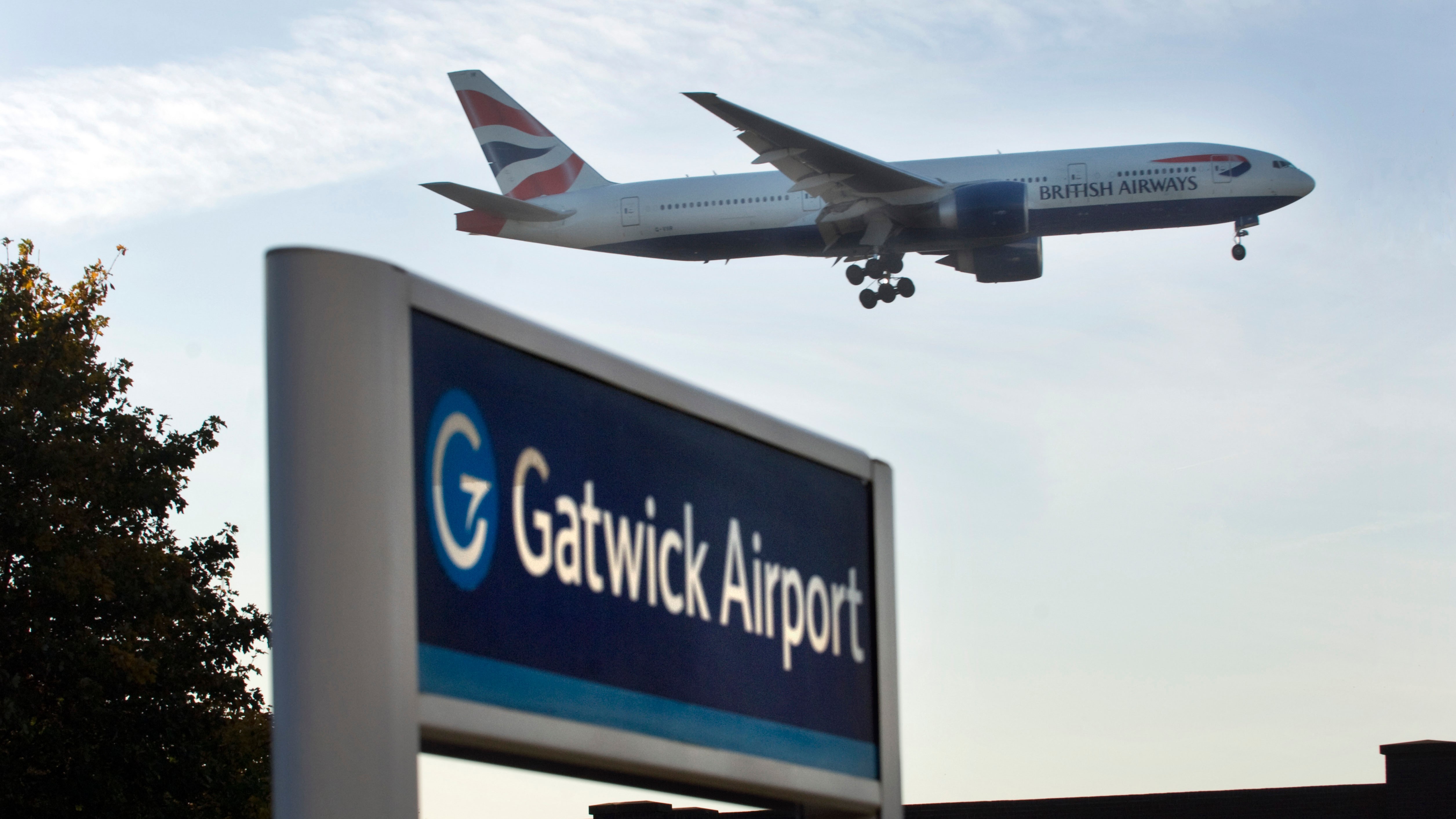 Gatwick Accused Of Deceiving Residents Over Second Runway Plans   BA1622 