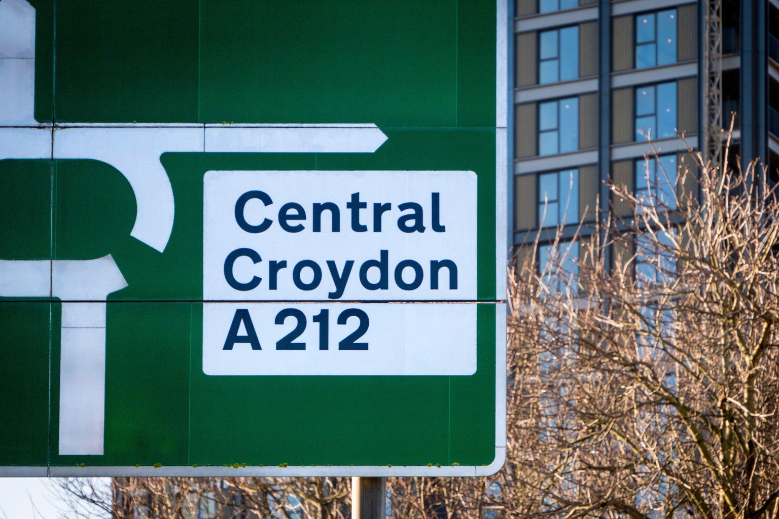 man-stops-hundreds-of-drivers-being-fined-in-croydon-news-hits