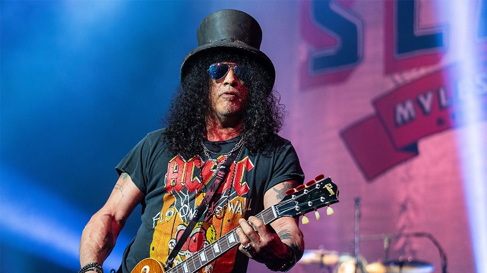 Slash compares life with Myles Kennedy and the Conspirators to Guns N ...