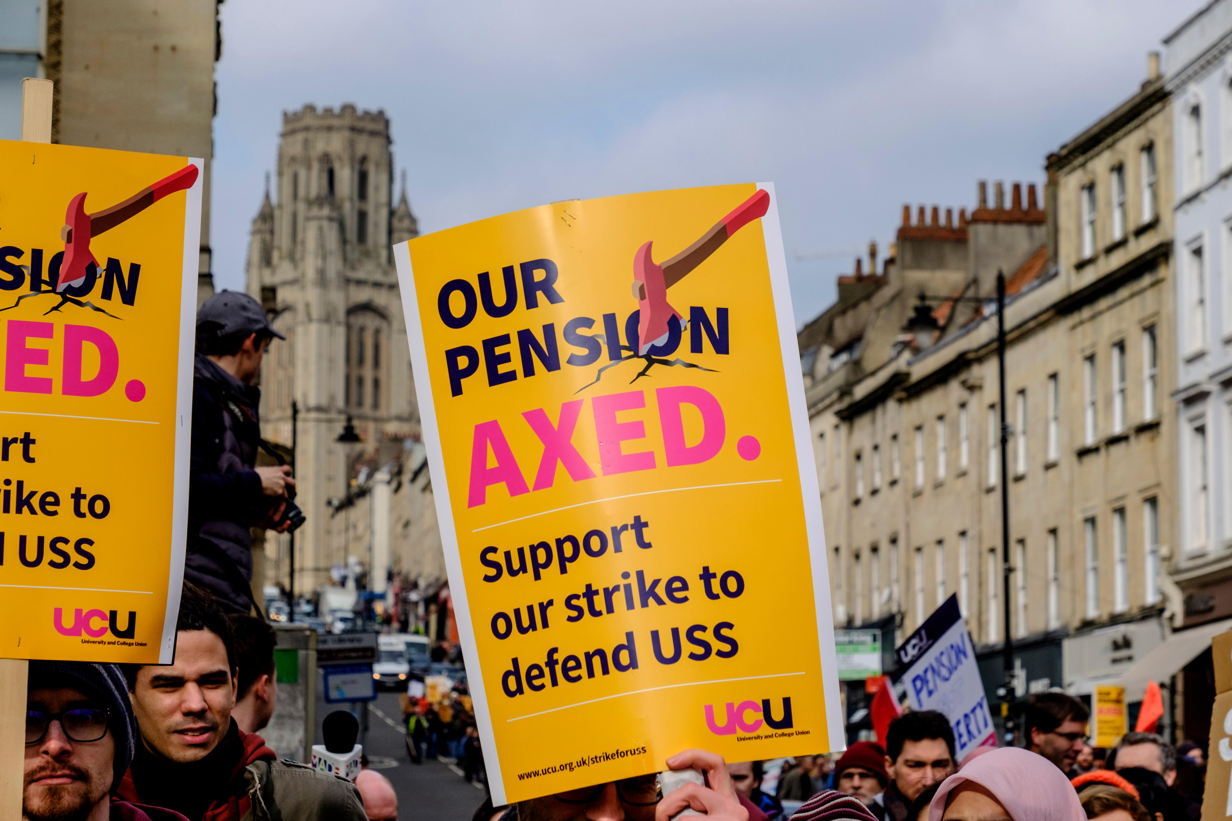 Scottish university staff begin 10 days of strike action