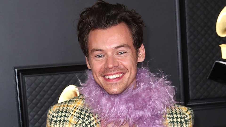 Feather boas are trending, thanks to Harry Styles' Grammys look