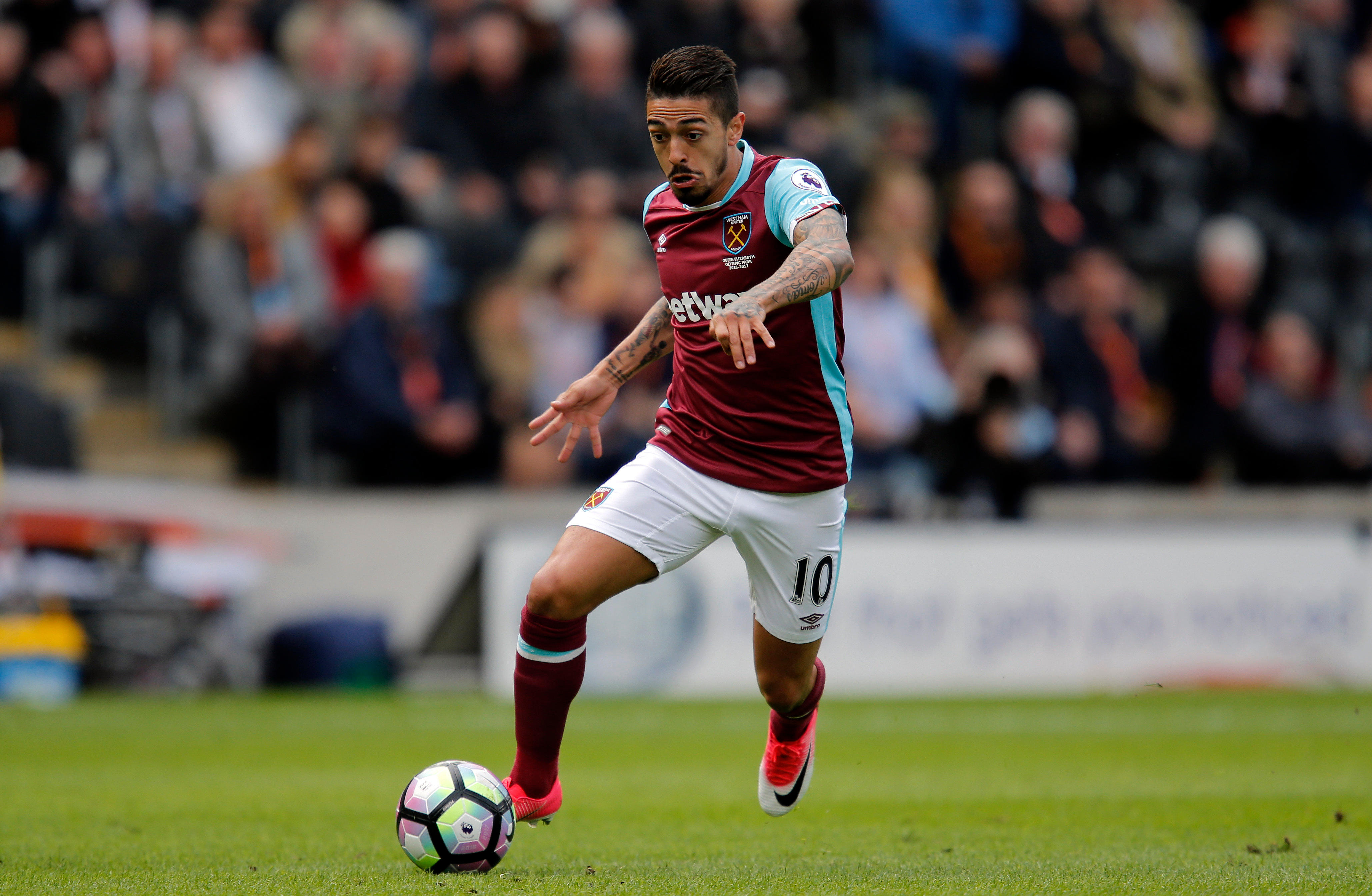 West Ham Midfielder Manuel Lanzini Escapes Uninjured After Crash On A12 ...