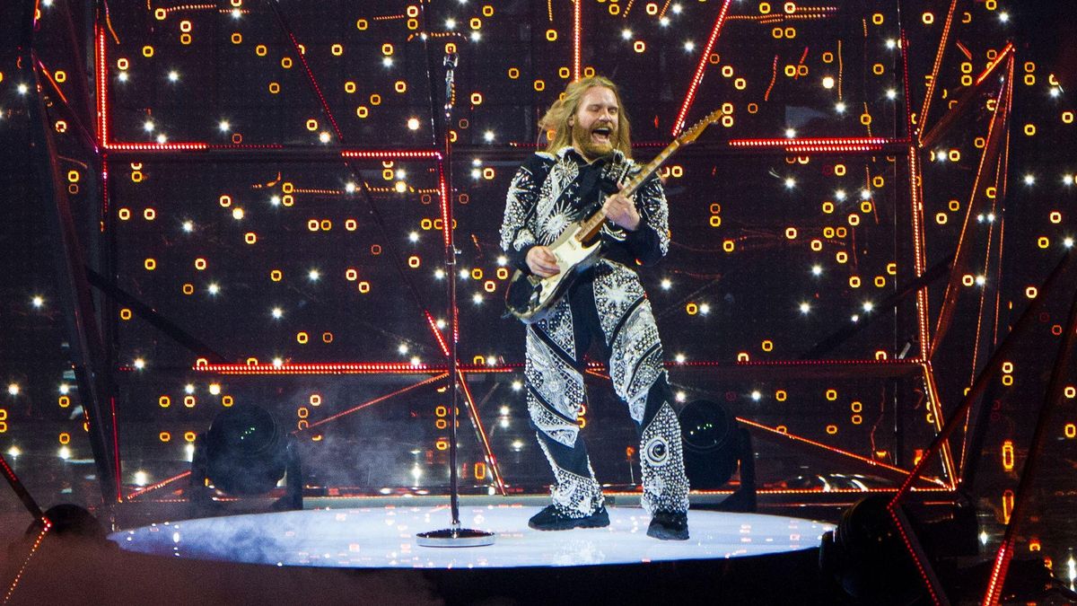Spaceman Sam Ryden Sam Ryder's 'Space Man' goes to number 2 in the charts