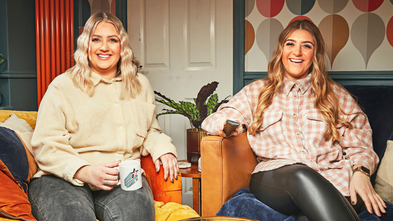 Gogglebox fans overjoyed as Ellie and Izzi return to the show