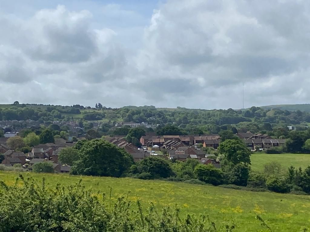 Isle of Wight housing crisis sees thousands on council house register