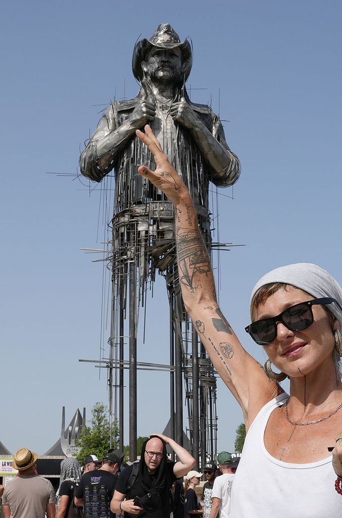 Lemmy statue at Hellfest