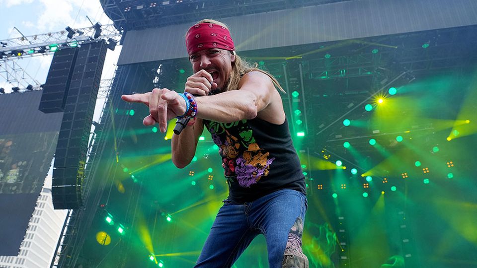 Guns N' Roses Tour 2025: Rocking the World Once Again!