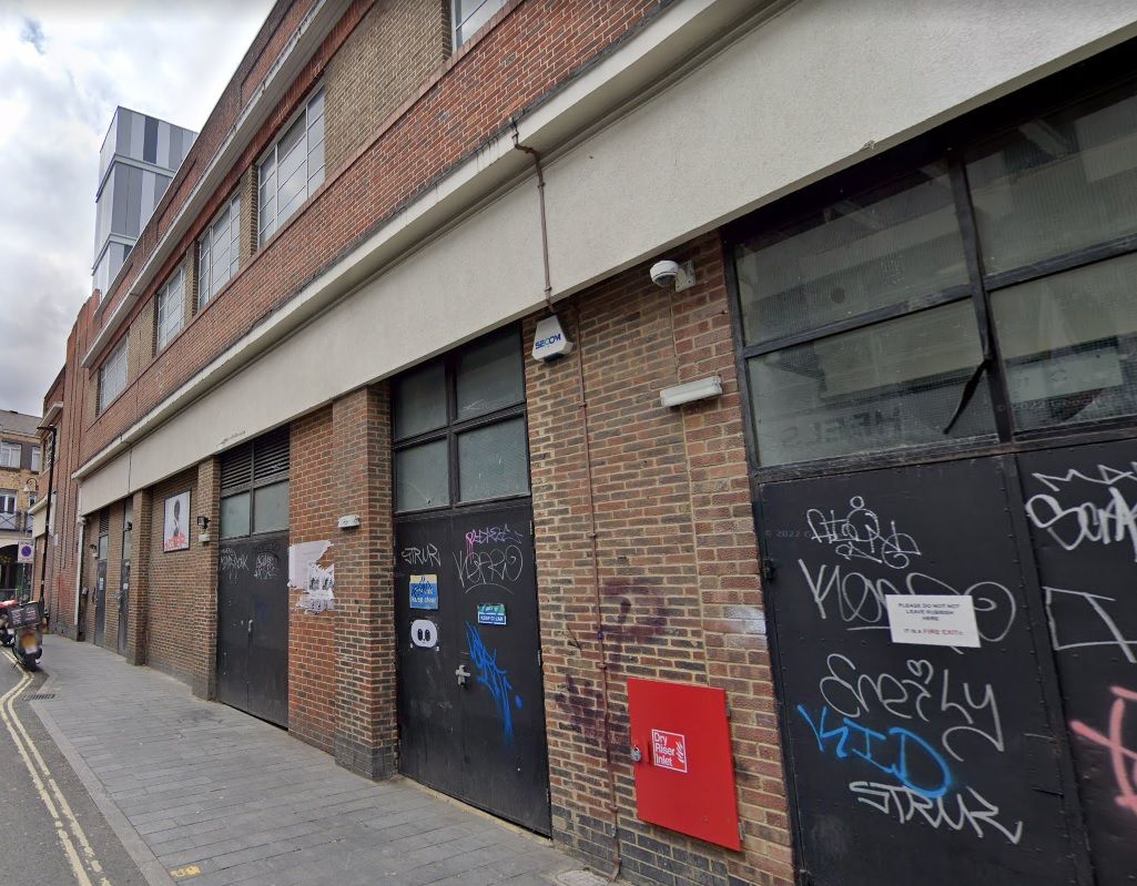 Huge fire in Brixton needs 15 fire engines to battle flames News