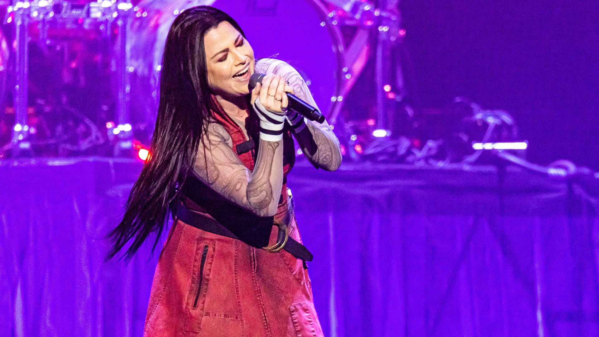 Amy Lee shares the best song for introducing someone to Evanescence | Music  - Kerrang! Radio