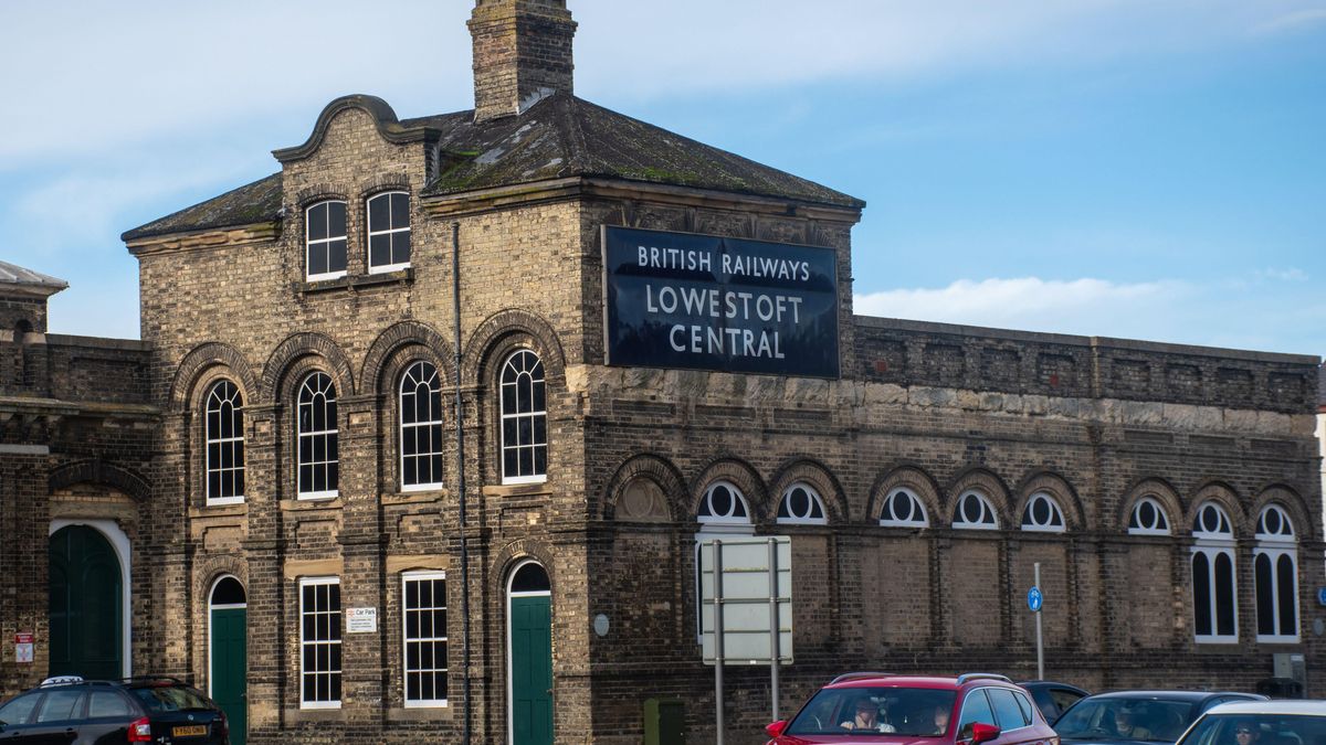 Lowestoft Module 2 Public to get say on plans to renovate Lowestoft station building ...