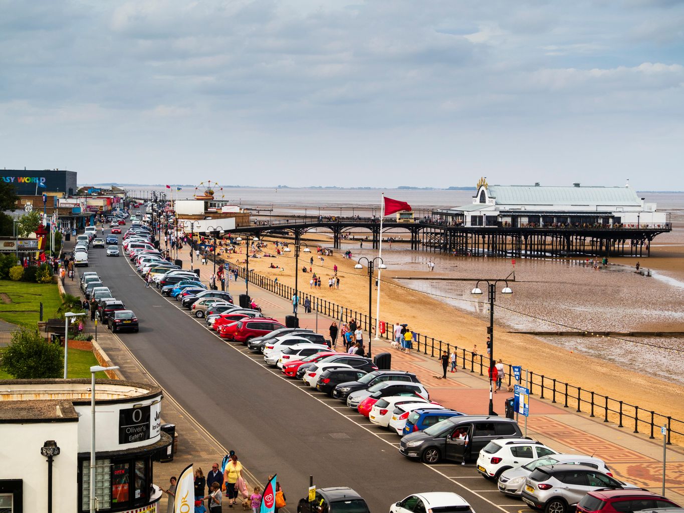 two-people-suffer-knife-wounds-in-cleethorpes