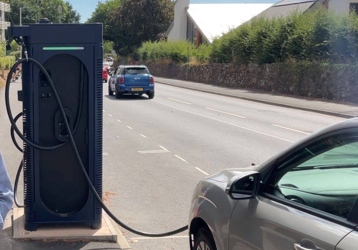 Rising energy prices 'will not slow down rapid EV charging network ...