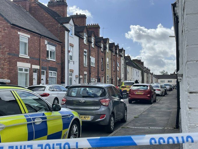 Police at scene of 'armed siege' in Tamworth