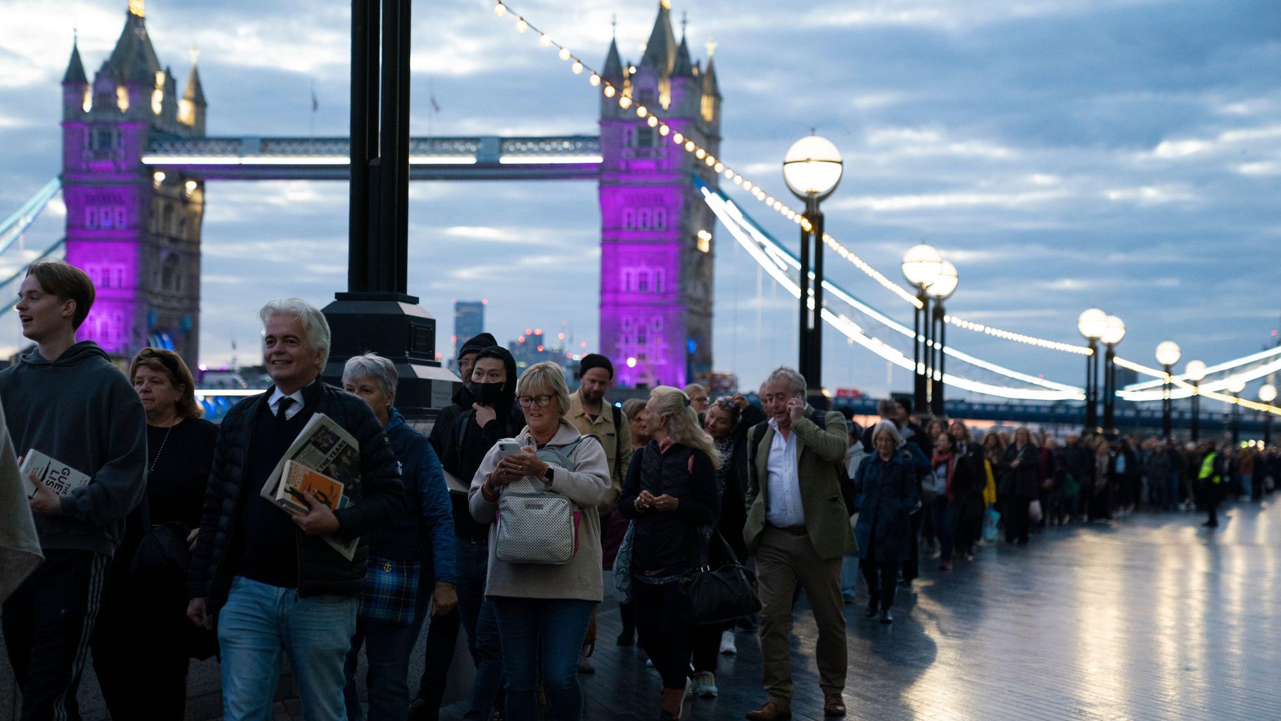 The Queue To See The Queen Lying In State Has Been Paused